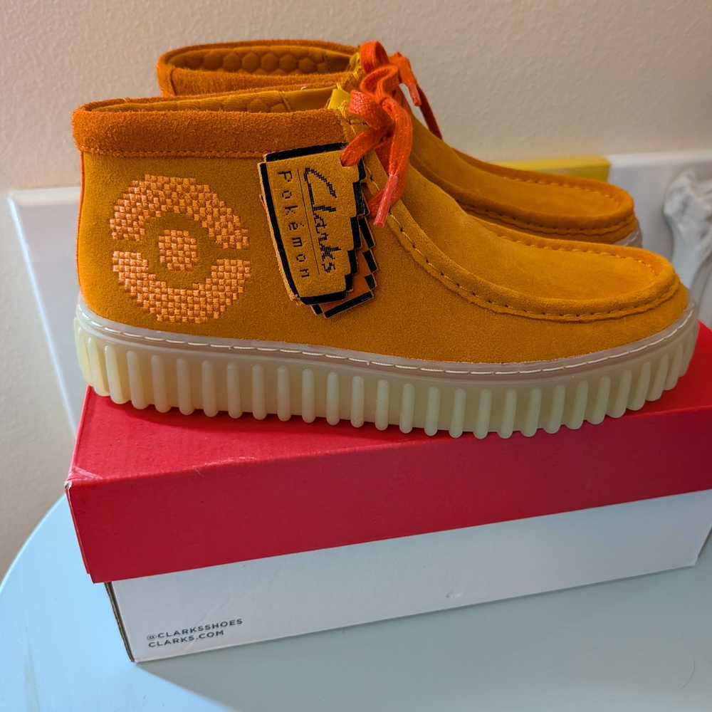 Clarks x Pokémon Charmander Unisex Sizing 6